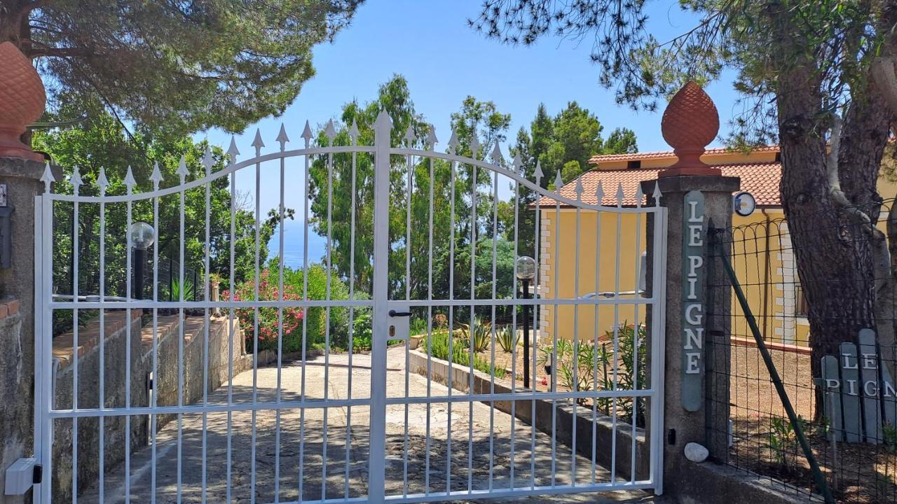 Le Pigne Casa Vacanze. Полика Екстериор снимка